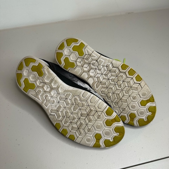 Womens Nike Free 5.0 Running Sneakers Size 6 - Picture 7 of 8